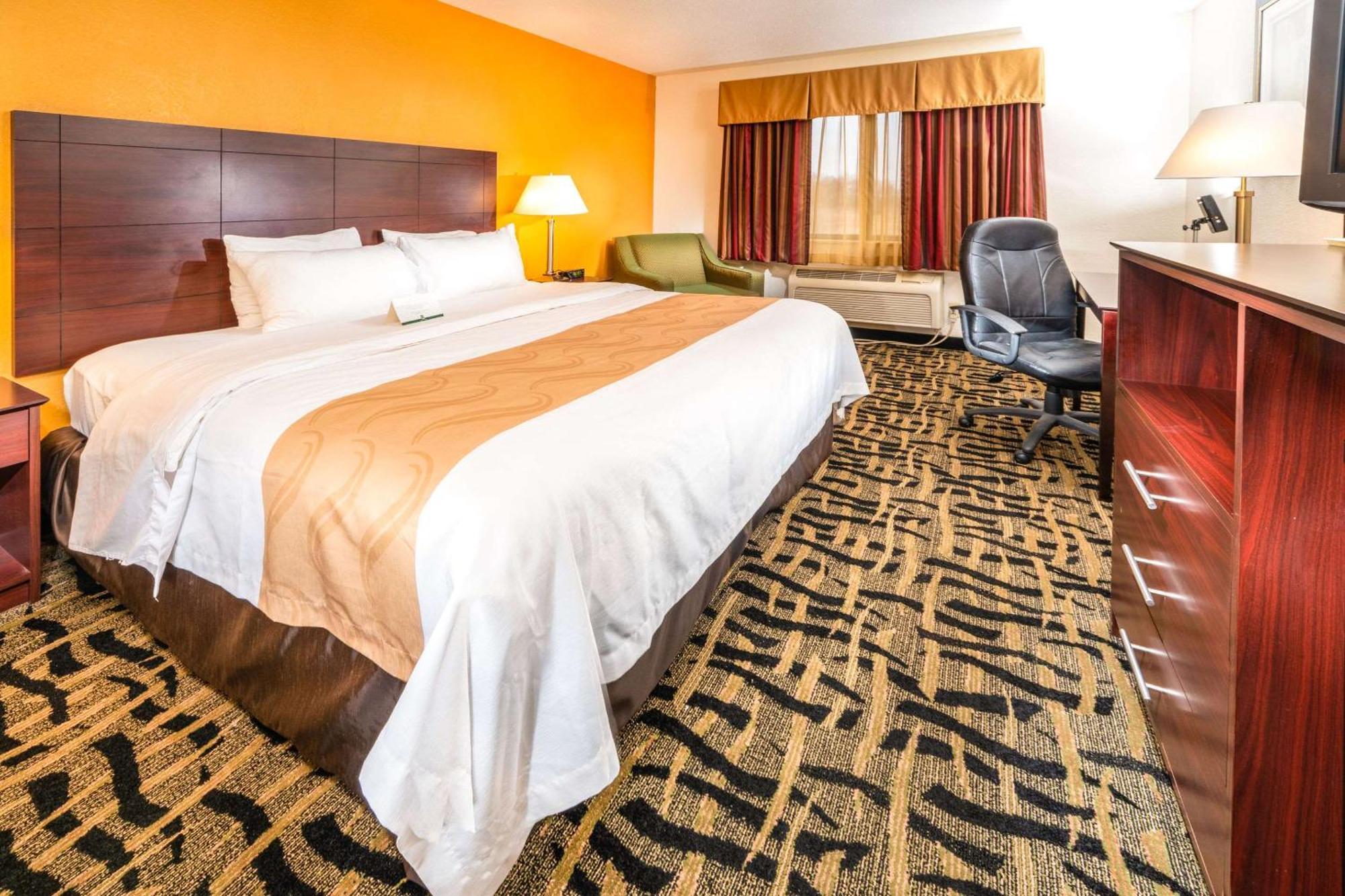 Quality Inn & Suites Danville Exteriér fotografie