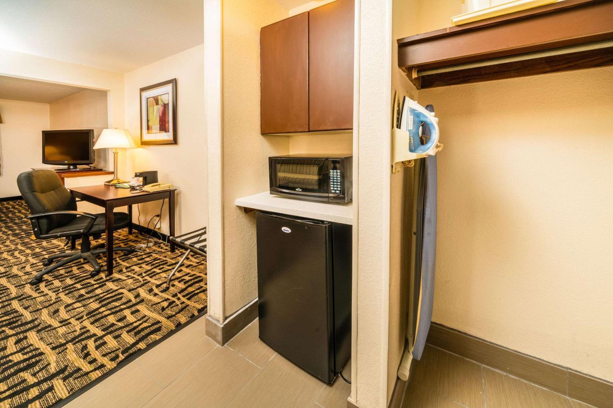 Quality Inn & Suites Danville Exteriér fotografie